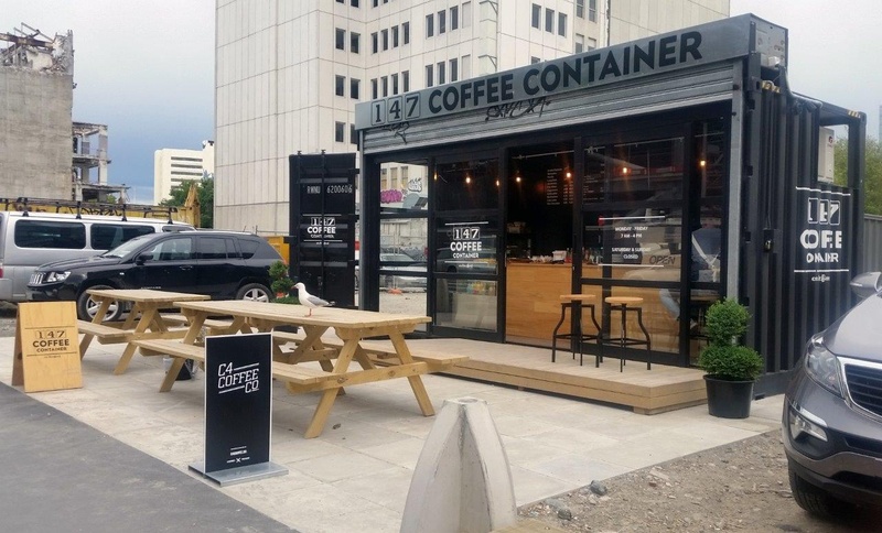 Quán cafe container đang phục vụ khách hàng