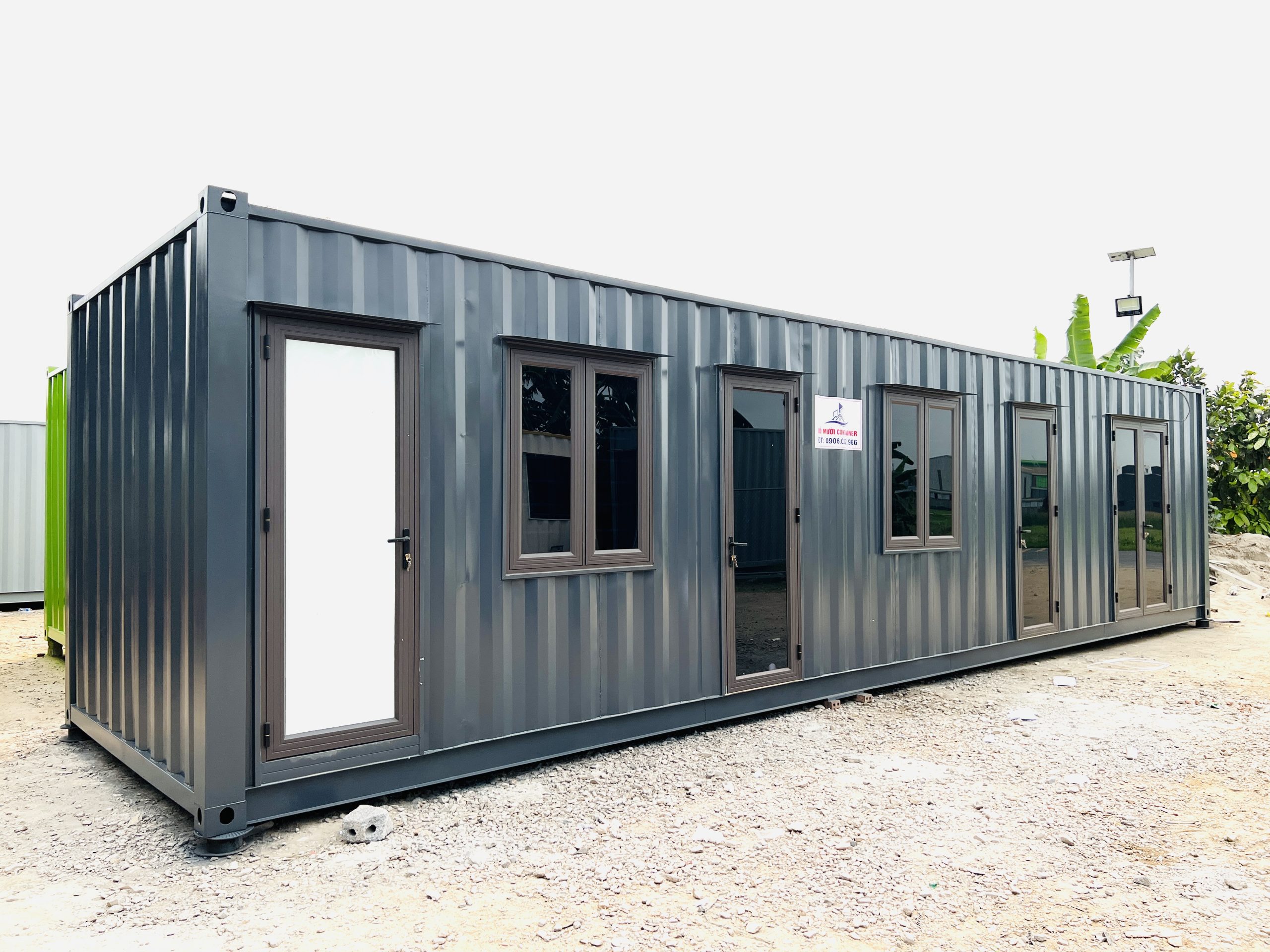 Nhà container nhỏ tiện nghi thực tế dành cho gia đình trẻ