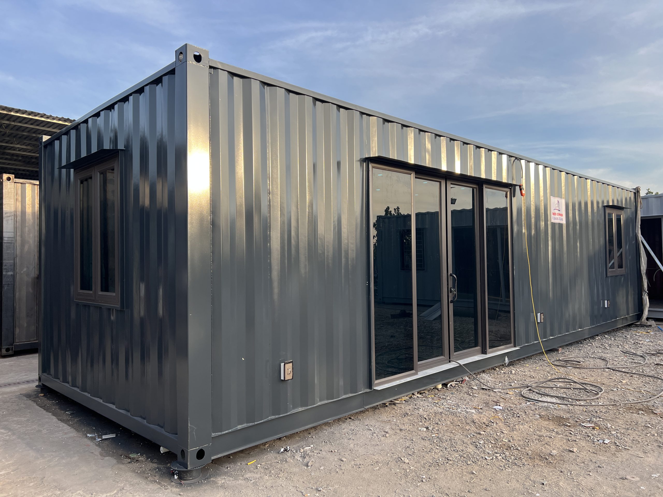 Nhà container nhỏ tiện nghi thực tế dành cho gia đình trẻ